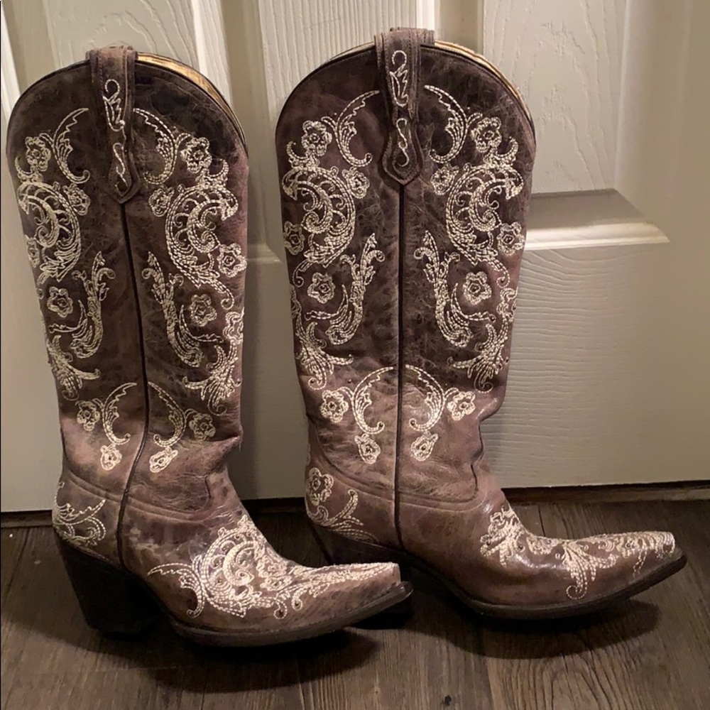 Gorgeous Corral Cowgirl Boots
